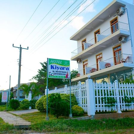 Hotel Kiyara Dambulla Buitenkant foto