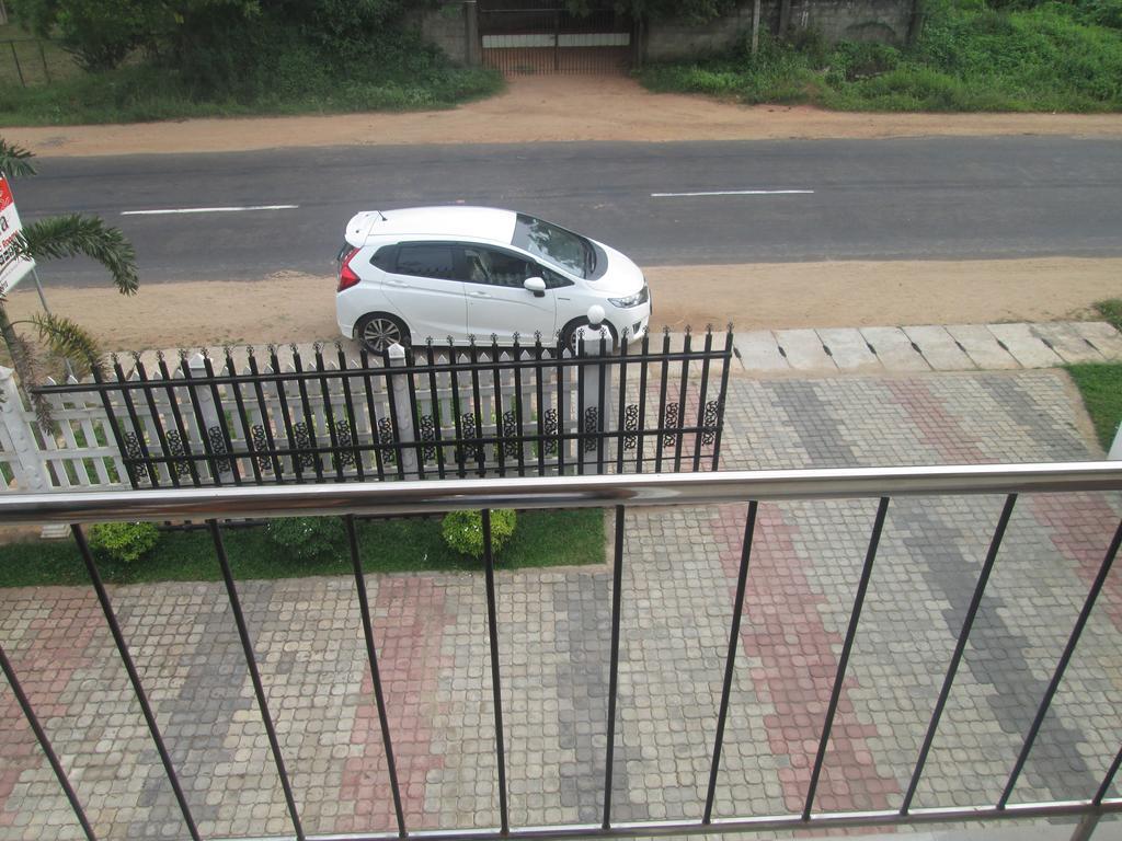Hotel Kiyara Dambulla Buitenkant foto