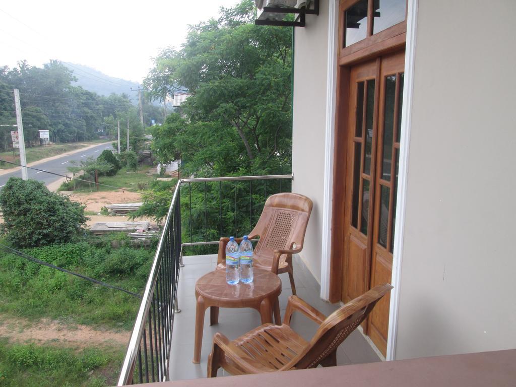 Hotel Kiyara Dambulla Buitenkant foto