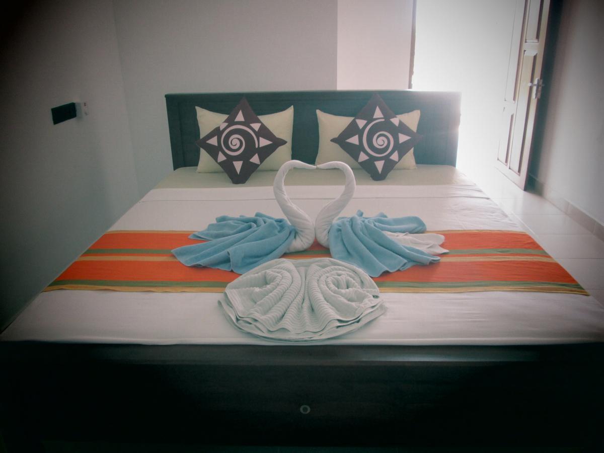 Hotel Kiyara Dambulla Buitenkant foto
