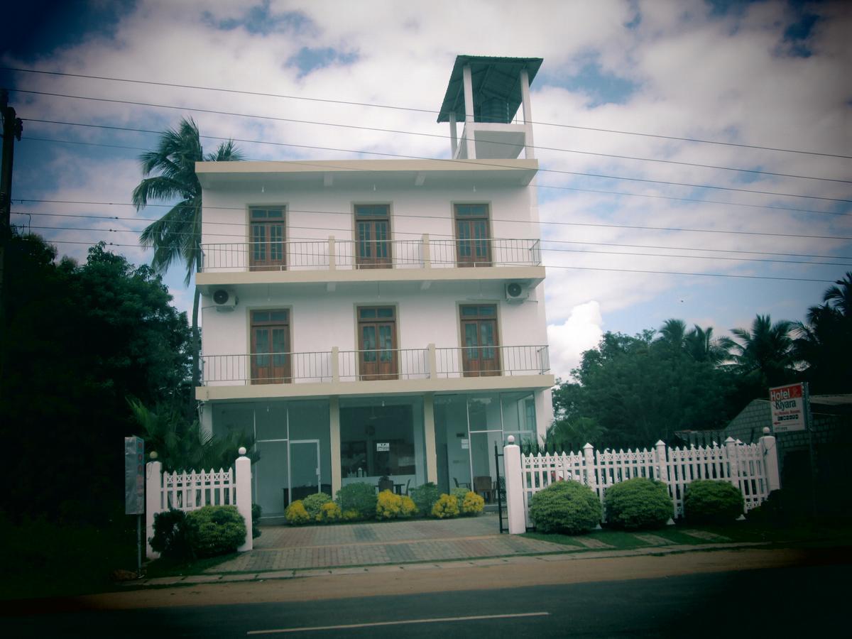 Hotel Kiyara Dambulla Buitenkant foto