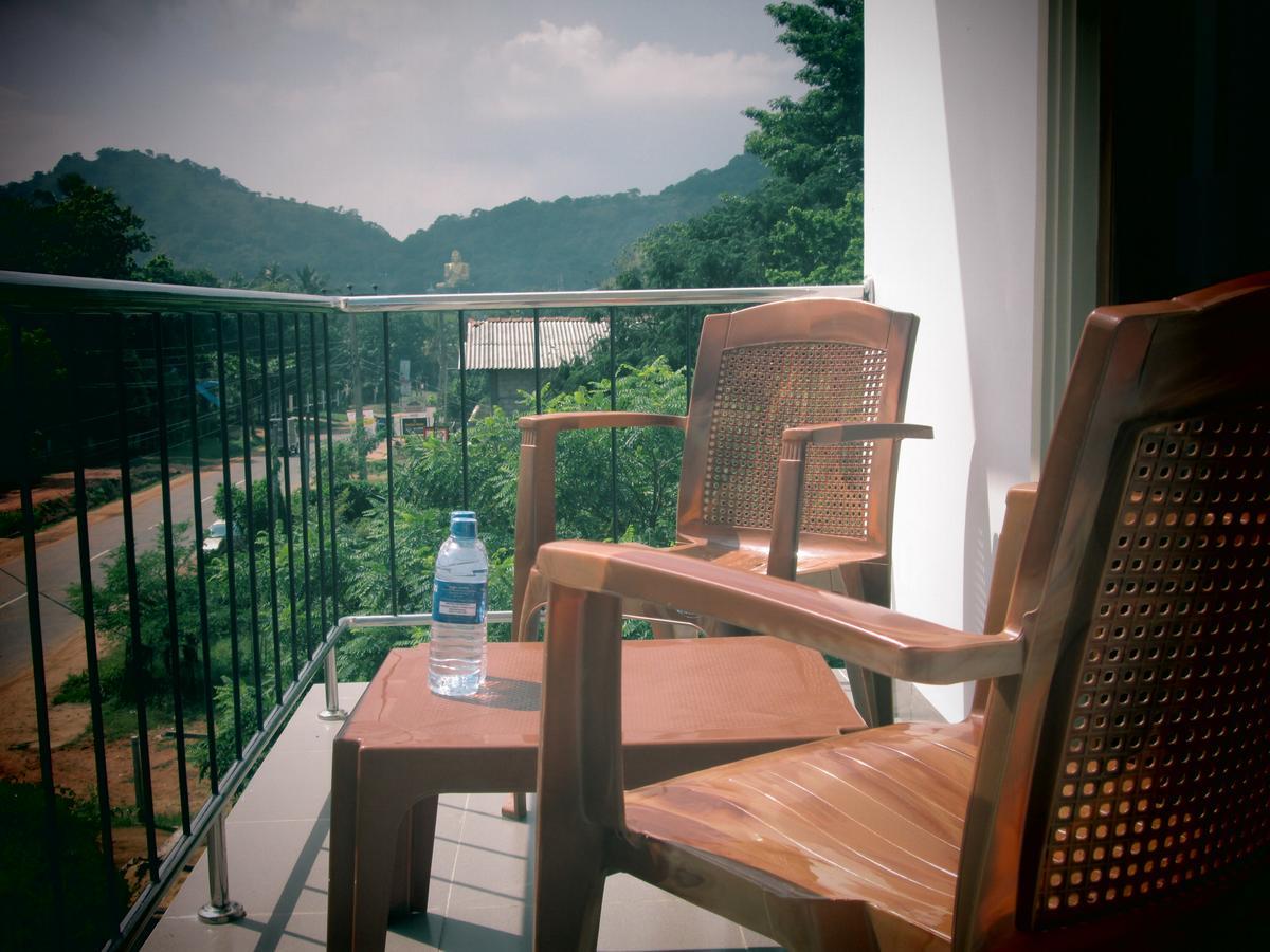 Hotel Kiyara Dambulla Buitenkant foto