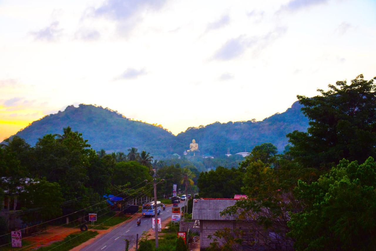 Hotel Kiyara Dambulla Buitenkant foto
