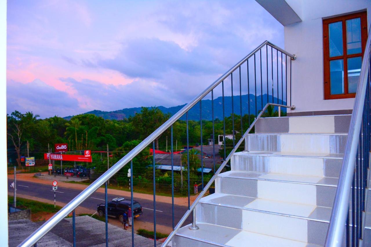 Hotel Kiyara Dambulla Buitenkant foto